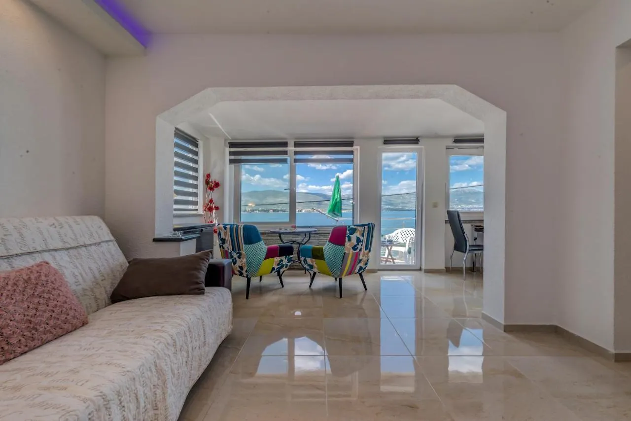 Apartment Marin Trogir 0*,
